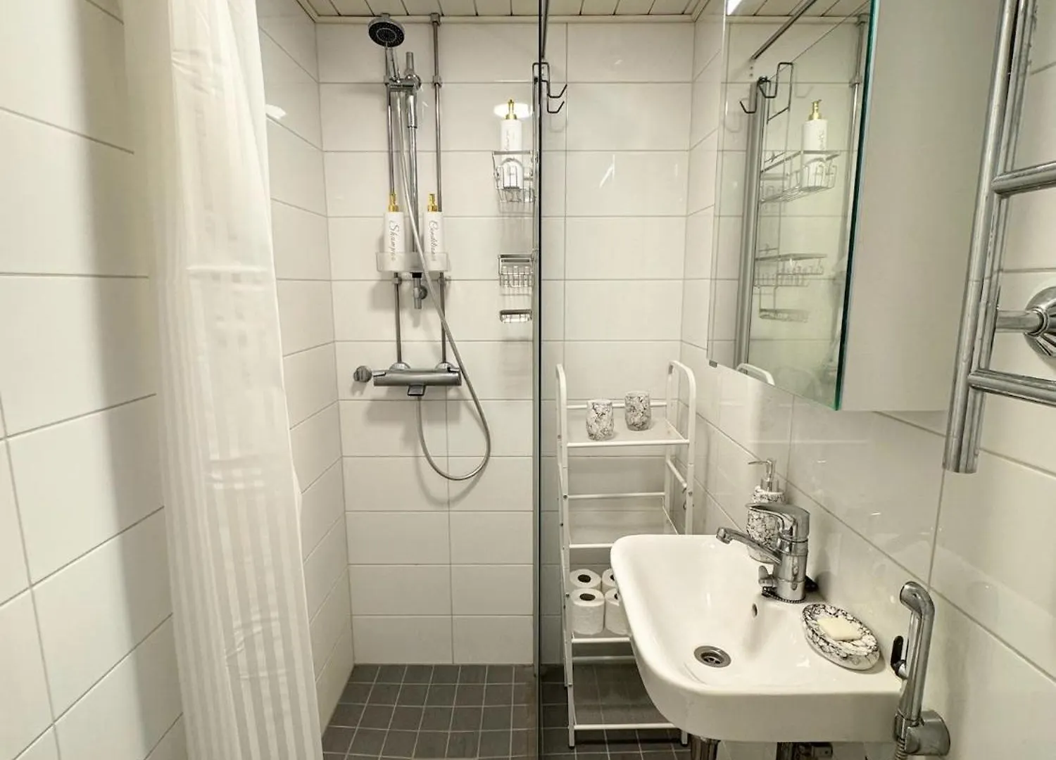 Daire Top Floor Getaway In Central Helsinki - Church & Sea View